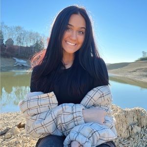 Meet your Posher, Kenzi